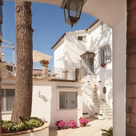 Casa Laura, S'agata Sui Due Golfi, Amalfi Coast, Italy * SantʼAgata sui Due Golfi